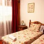 Canadas Hotel *